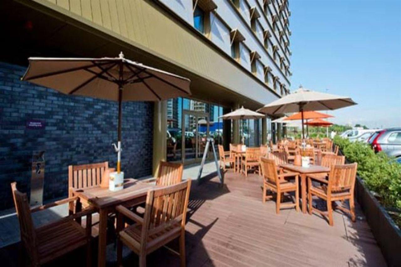 Premier Inn London Woolwich Exterior foto