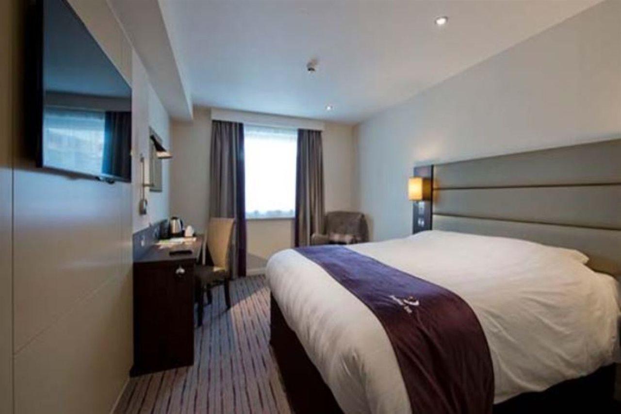 Premier Inn London Woolwich Exterior foto