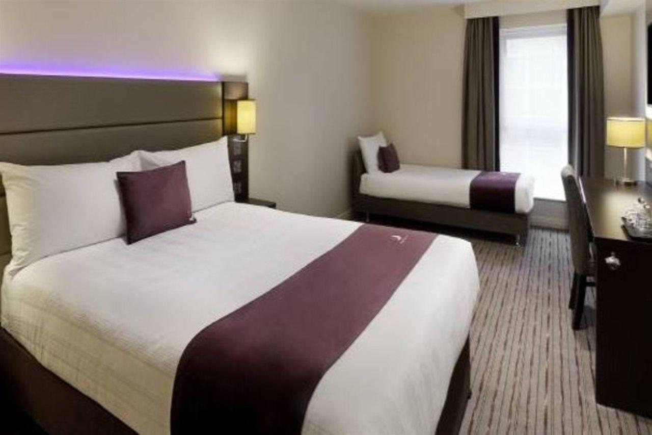 Premier Inn London Woolwich Exterior foto