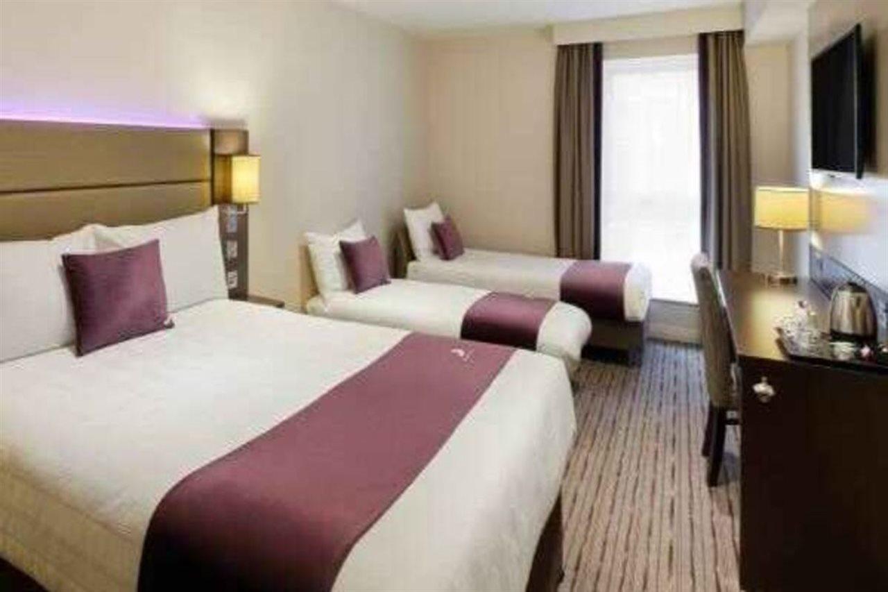 Premier Inn London Woolwich Exterior foto